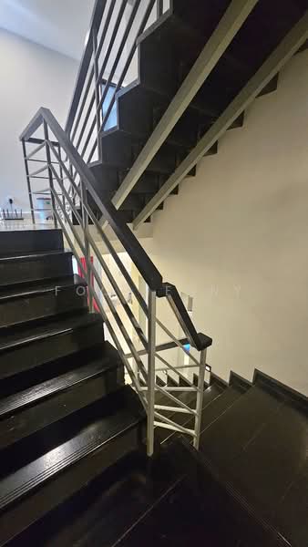 2.5-storey Terraced House for Sale in Seksyen 16 (Shah Alam) - Foo Jenny - Corridor - PropertyGuru.com.my