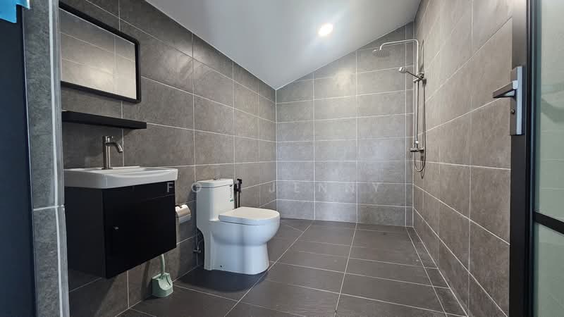2.5-storey Terraced House for Sale in Seksyen 16 (Shah Alam) - Foo Jenny - Bathroom - PropertyGuru.com.my