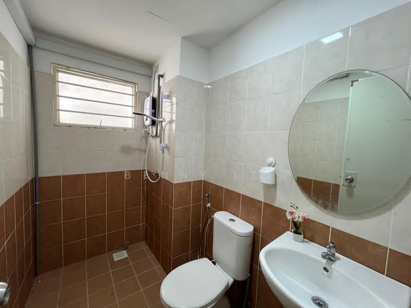 Condominium for Rent at Pearl Avenue - Benny Lee - Bathroom - PropertyGuru.com.my