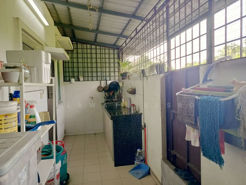 2-storey Terraced House for Sale in Kampung Jalan Kebun (Shah Alam) - Salawati Busro - Kitchen - PropertyGuru.com.my