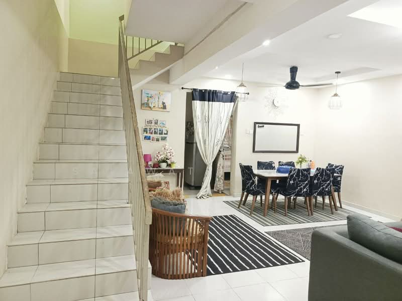 2-storey Terraced House for Sale in Kampung Jalan Kebun (Shah Alam) - Salawati Busro - Living Room - PropertyGuru.com.my