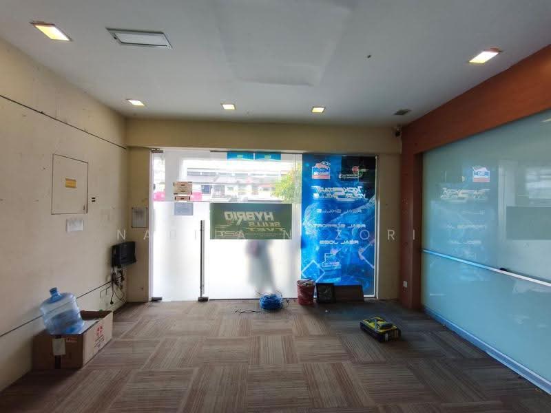 Retail Space for Sale in Kota Bharu (Kelantan) - Nabila Nazori - Entrance - PropertyGuru.com.my