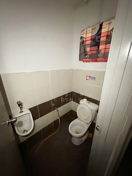 Shop for Rent in Petaling Jaya (Selangor) - Lee Sing Siong - Bathroom - PropertyGuru.com.my