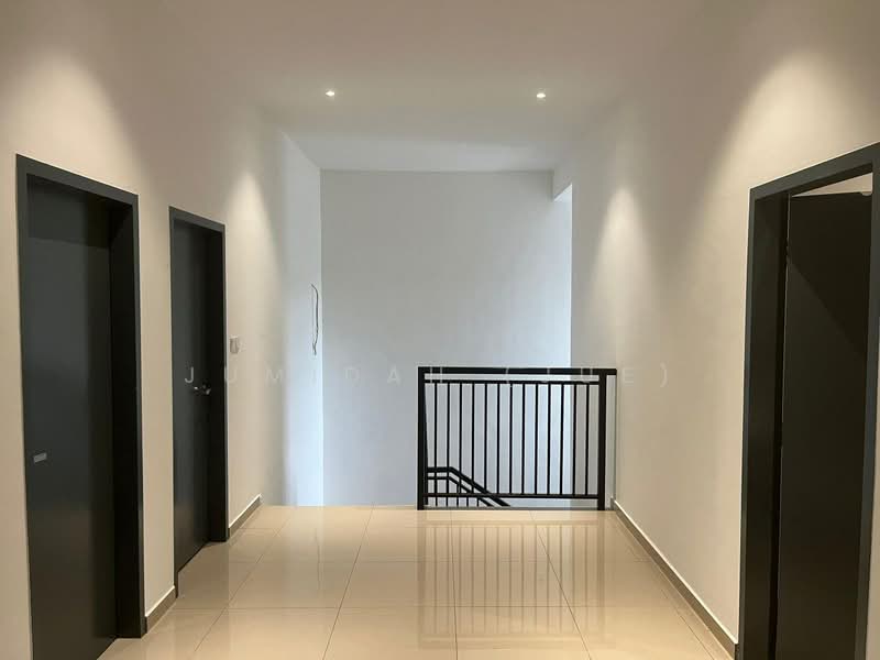 Semi-Detached House for Rent in Dengkil (Selangor) - JUMIDAH (JUE) - Corridor - PropertyGuru.com.my
