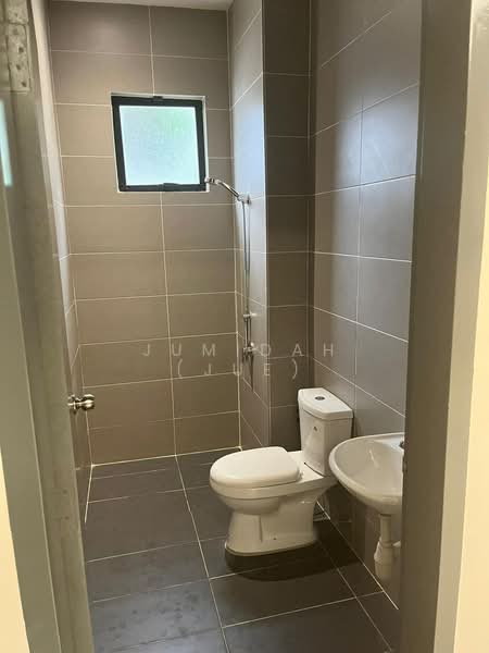 Semi-Detached House for Rent in Dengkil (Selangor) - JUMIDAH (JUE) - Bathroom - PropertyGuru.com.my