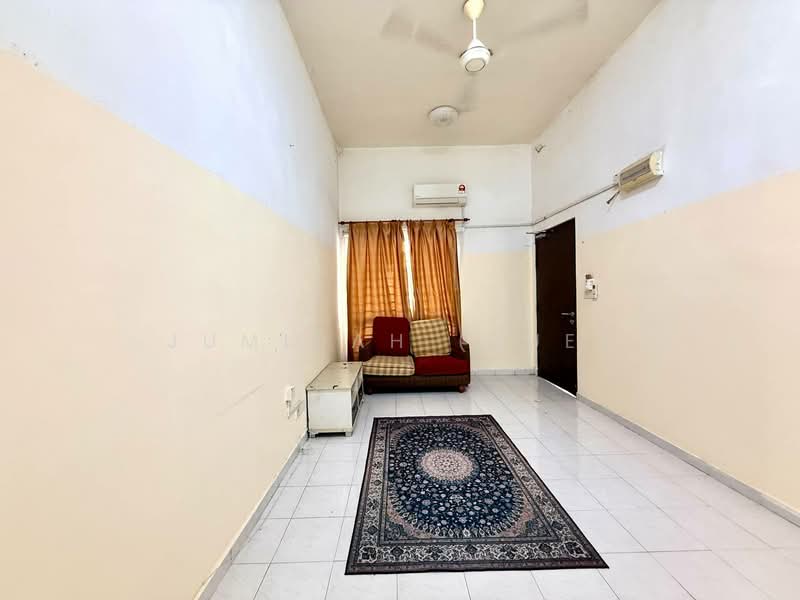 Semi-Detached House for Rent in Kajang (Selangor) - JUMIDAH (JUE) - Living Room - PropertyGuru.com.my