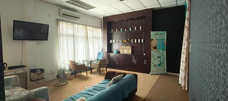 Shop for Rent in Taman Gaya (Ulu Tiram) - Rachel Teo - Living Room - PropertyGuru.com.my