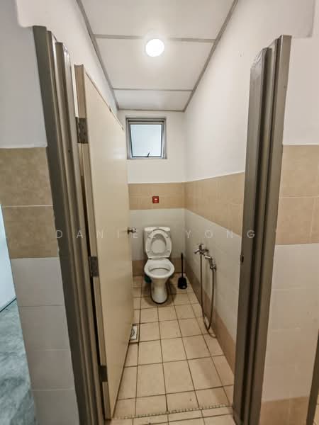 Shop for Rent in Taman Molek (Johor Bahru) - Daniel Yong - Bathroom - PropertyGuru.com.my