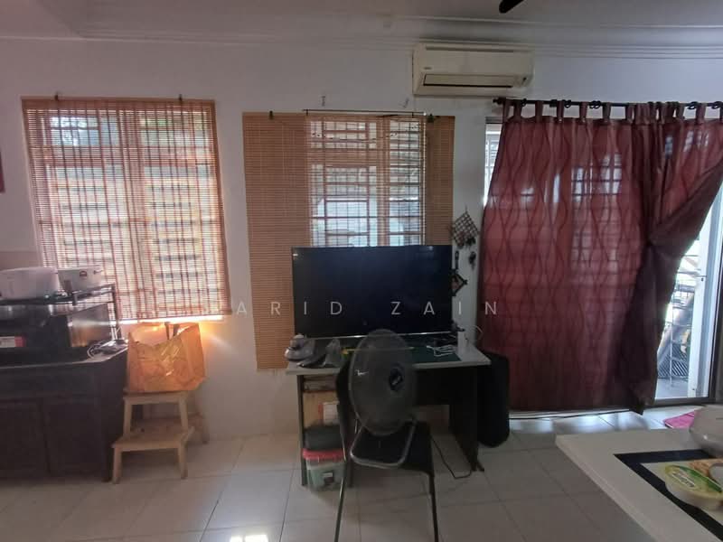 Taman Dato' Hormat untuk Untuk Dijual - RM 420,000, Feb 2026 - Living Room - PropertyGuru.com.my