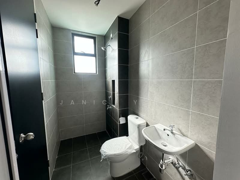 2-storey Terraced House for Sale in Bandar Putra (Kulai) - Janice Yong - Bathroom - PropertyGuru.com.my