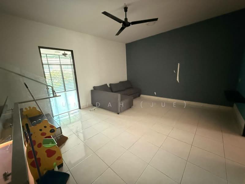 3-storey Terraced House for Rent in Kajang (Selangor) - JUMIDAH (JUE) - Living Room - PropertyGuru.com.my