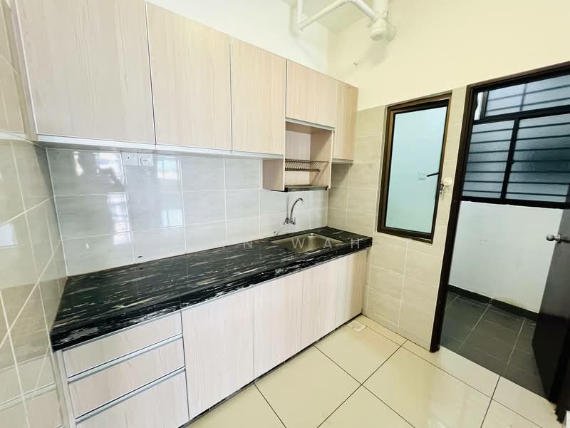 Condominium for Sale at Residensi Zamrud - Azean Wahab - Kitchen - PropertyGuru.com.my