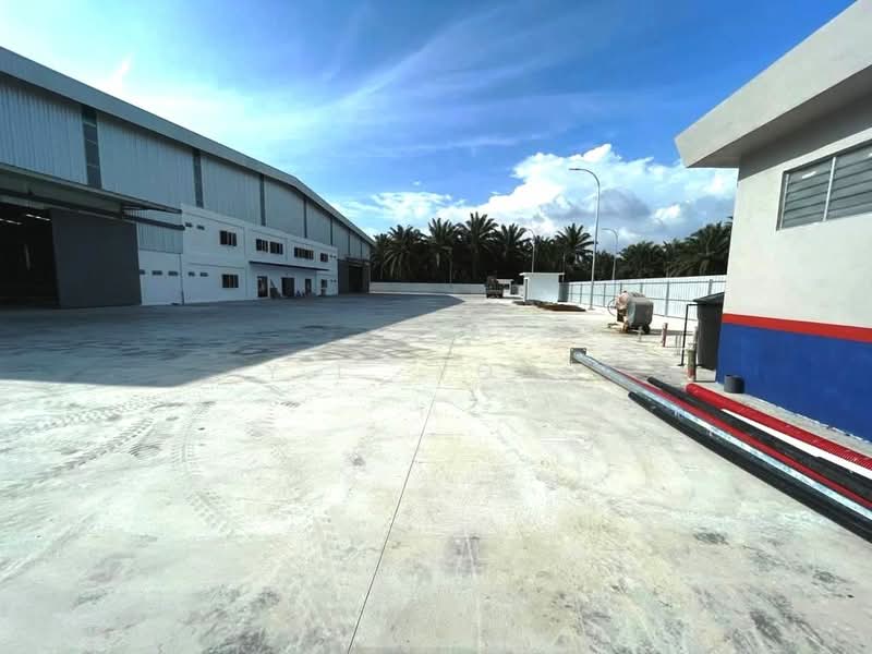 Factory for Rent in Kampung Teluk Mengkuang (Telok Panglima Garang) - Y.L. Yong - Exterior - PropertyGuru.com.my