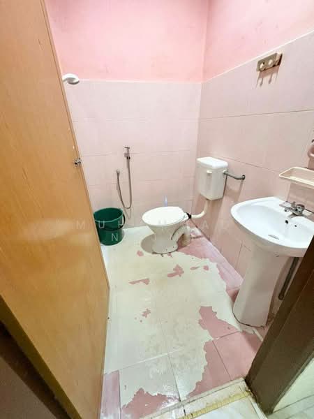 Alor Tempoyak, Dungun untuk Untuk Dijual - RM 338,000, Mac 2026 - Bathroom - PropertyGuru.com.my