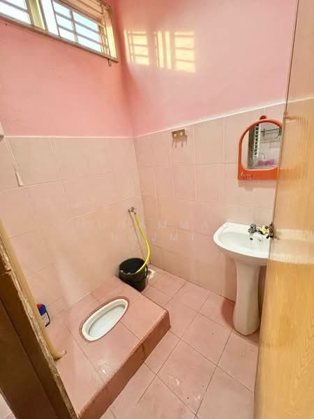 Alor Tempoyak, Dungun untuk Untuk Dijual - RM 338,000, Mac 2026 - Bathroom - PropertyGuru.com.my