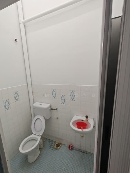 Taman Bukit Beruang Utama untuk Untuk Dijual - RM 268,000, Feb 2026 - Bathroom - PropertyGuru.com.my