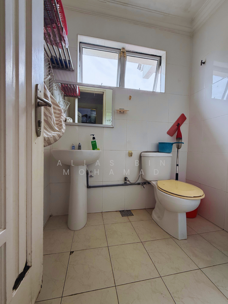 Bungalow for Sale in Kampung Tok Jembal (Kuala Nerus) - Alias Bin Mohamad - Bathroom - PropertyGuru.com.my