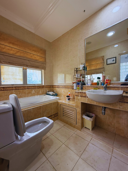 Bungalow for Sale in Kampung Tok Jembal (Kuala Nerus) - Alias Bin Mohamad - Bathroom - PropertyGuru.com.my