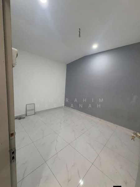 Terraced House for Sale in Bandar Mahkota Banting (Tanjong Duabelas) - AimiRahim Hartanah - Interior - PropertyGuru.com.my
