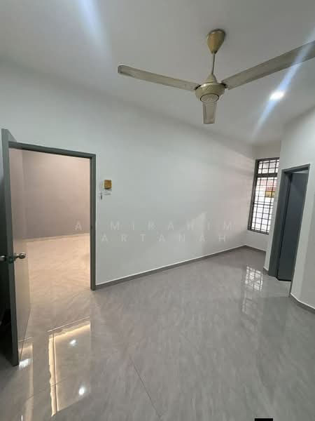 Terraced House for Sale in Bandar Mahkota Banting (Tanjong Duabelas) - AimiRahim Hartanah - Interior - PropertyGuru.com.my