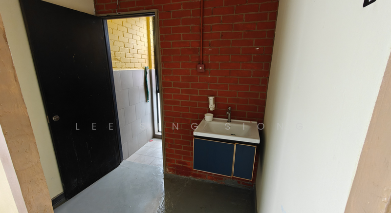 (Corner) T6 Pusat Komersial LGSB Sungai Buloh untuk Untuk Disewa - RM 6,000 /bulan, Mac 2026 - Bathroom - PropertyGuru.com.my