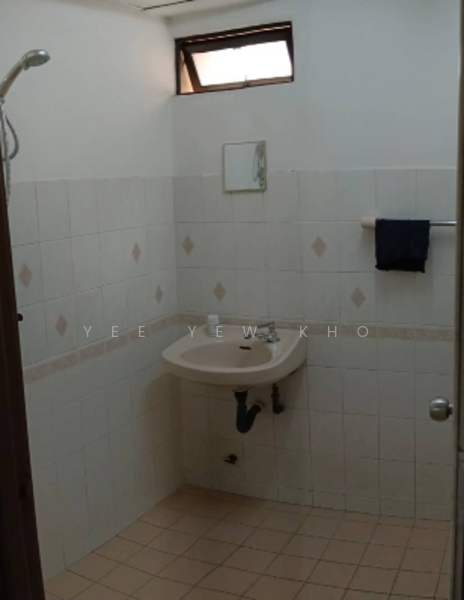 Condominium for Rent at Vista Komanwel A - Yee Yew Kho - Bathroom - PropertyGuru.com.my