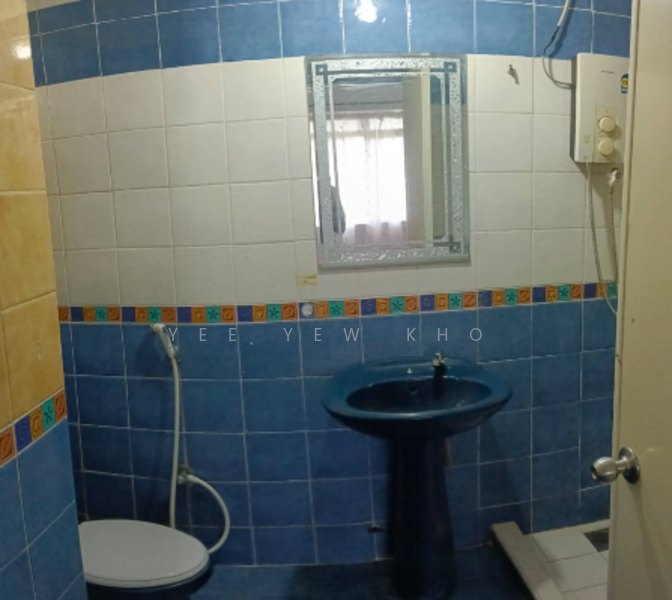 Condominium for Rent at Vista Komanwel A - Yee Yew Kho - Bathroom - PropertyGuru.com.my