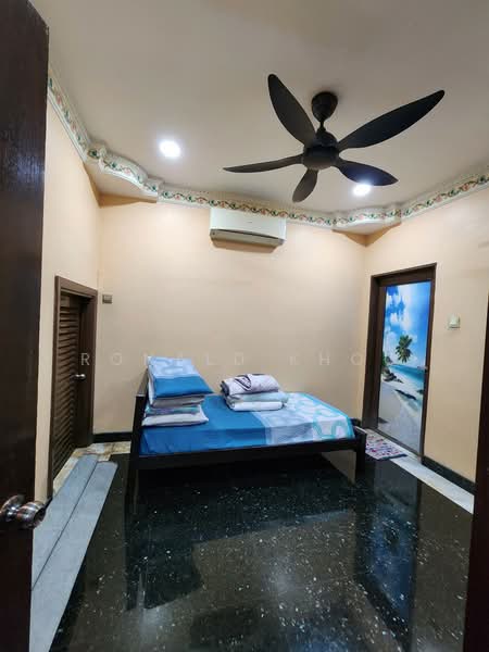 3-storey Terraced House for Sale in Usj 1 (Subang Jaya) - Ronald Khoo - Bedroom - PropertyGuru.com.my