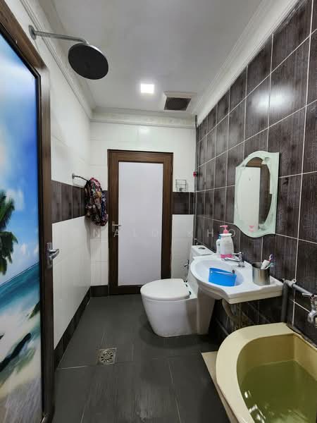 3-storey Terraced House for Sale in Usj 1 (Subang Jaya) - Ronald Khoo - Bathroom - PropertyGuru.com.my