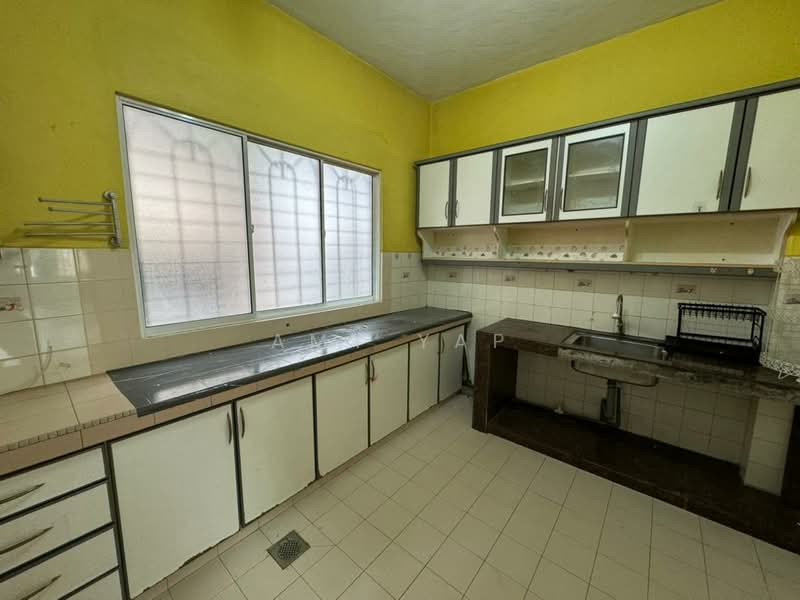 Taman Bukit Desa untuk Untuk Dijual - RM 518,000, Mac 2026 - Kitchen - PropertyGuru.com.my