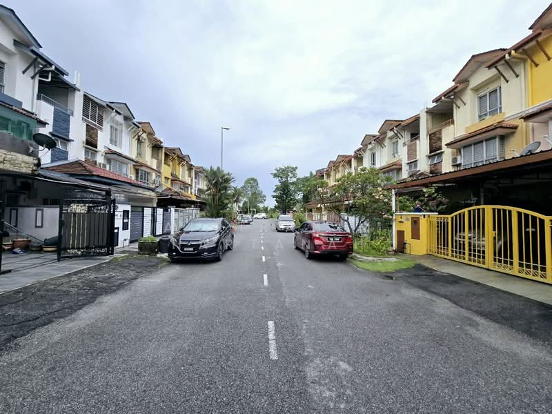 Terraced House for Sale in Seri Kembangan (Selangor) - AimiRahim Hartanah - Exterior - PropertyGuru.com.my