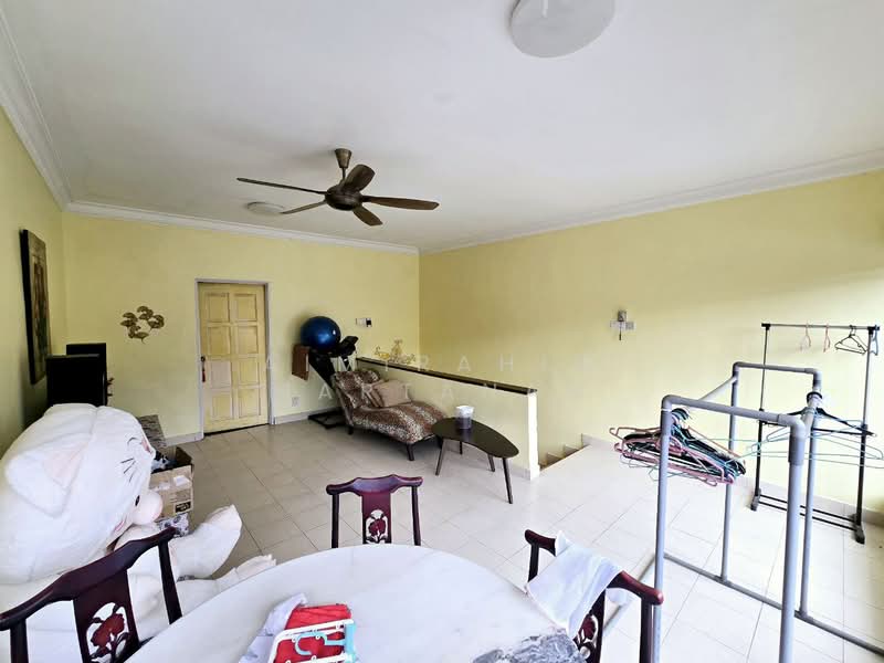 Terraced House for Sale in Seri Kembangan (Selangor) - AimiRahim Hartanah - upper space - PropertyGuru.com.my
