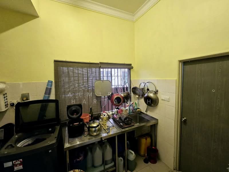 Terraced House for Sale in Seri Kembangan (Selangor) - AimiRahim Hartanah - Kitchen - PropertyGuru.com.my