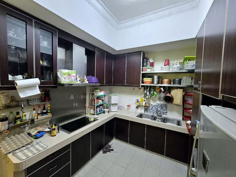 Terraced House for Sale in Seri Kembangan (Selangor) - AimiRahim Hartanah - Kitchen - PropertyGuru.com.my