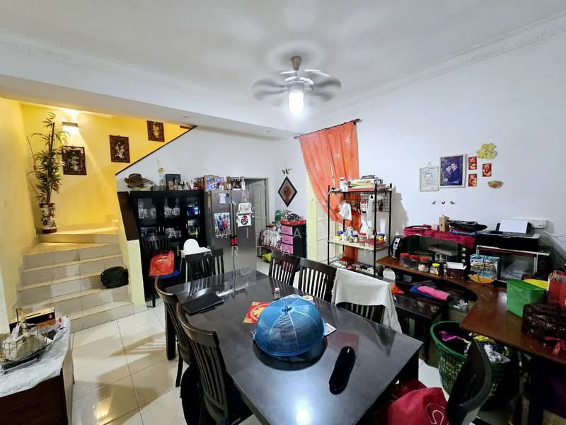 Terraced House for Sale in Seri Kembangan (Selangor) - AimiRahim Hartanah - Dining Room - PropertyGuru.com.my