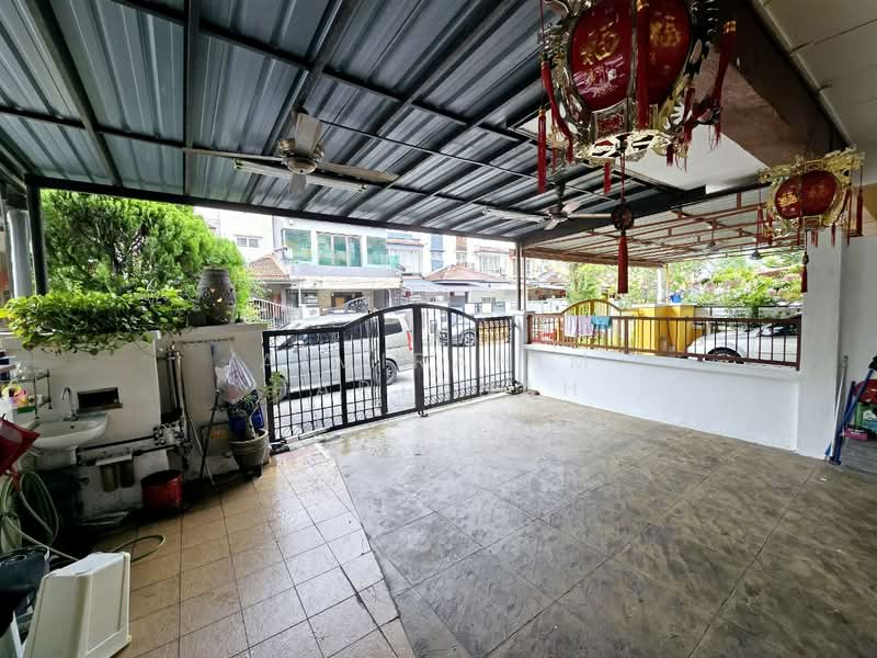 Terraced House for Sale in Seri Kembangan (Selangor) - AimiRahim Hartanah - Exterior - PropertyGuru.com.my