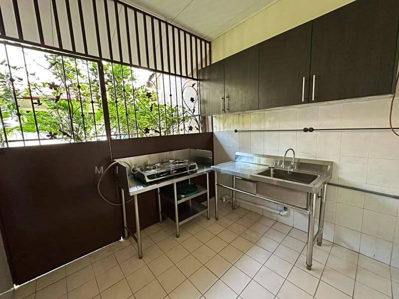 Semi-Detached House for Rent in Klang (Selangor) - Michelle Tee - Kitchen - PropertyGuru.com.my