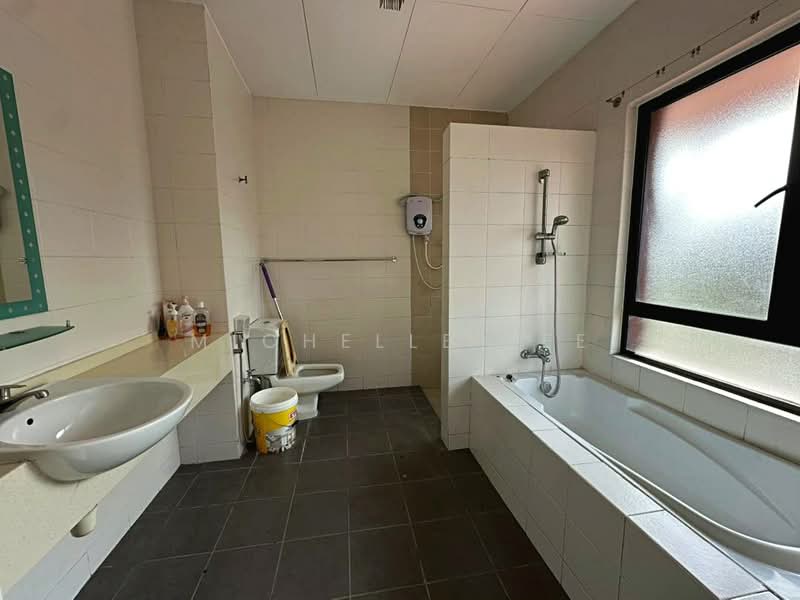 Semi-Detached House for Rent in Klang (Selangor) - Michelle Tee - Bathroom - PropertyGuru.com.my