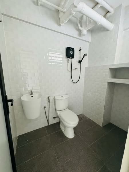 Tasik Heights Apartment untuk Untuk Disewa - RM 1,500 /bulan, Feb 2026 - Bathroom - PropertyGuru.com.my