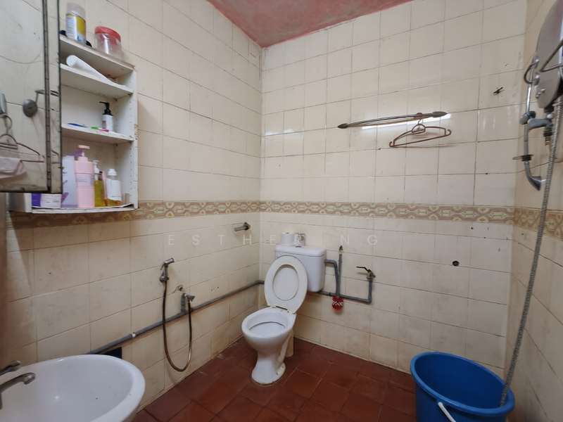 2-storey Terraced House for Sale in Taman Maznah (Klang) - Esther Ng - Bathroom - PropertyGuru.com.my