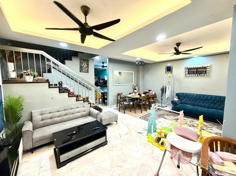 [22x75 - Renovated] 2 Storey (Blok 3) Bandar Tasik Puteri Rawang untuk Untuk Dijual - RM 420,000, Mac 2026 - Living Room - PropertyGuru.com.my