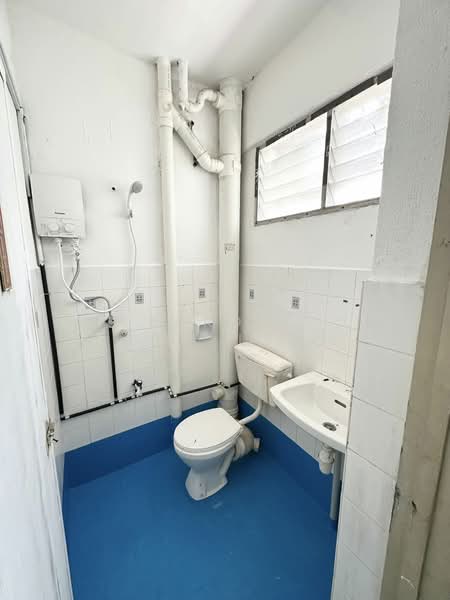 Apartment for Rent at Taman Seri Sari (Sunshine Garden) - Gerard Teo Jia Ler - Bathroom - PropertyGuru.com.my