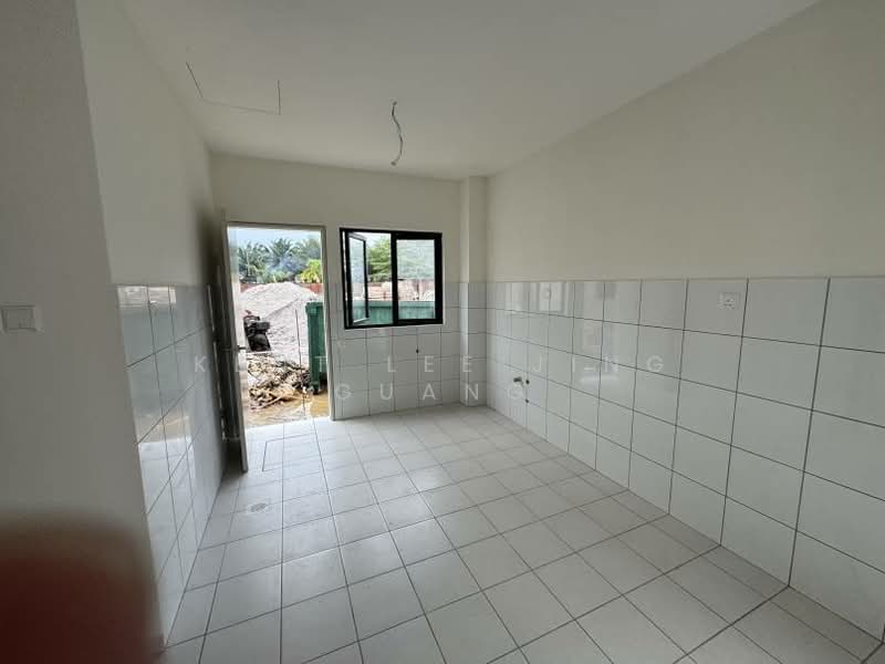 Rumah Teres 2 Tingkat untuk Dijual di Pekan Meru (Kapar) - Kent Lee Jing Guang - Kitchen - PropertyGuru.com.my