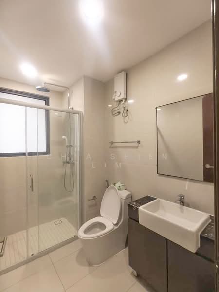 Condominium for Rent at Bay Laurel @ Country Garden Danga Bay - Chia Shien Lim - Bathroom - PropertyGuru.com.my