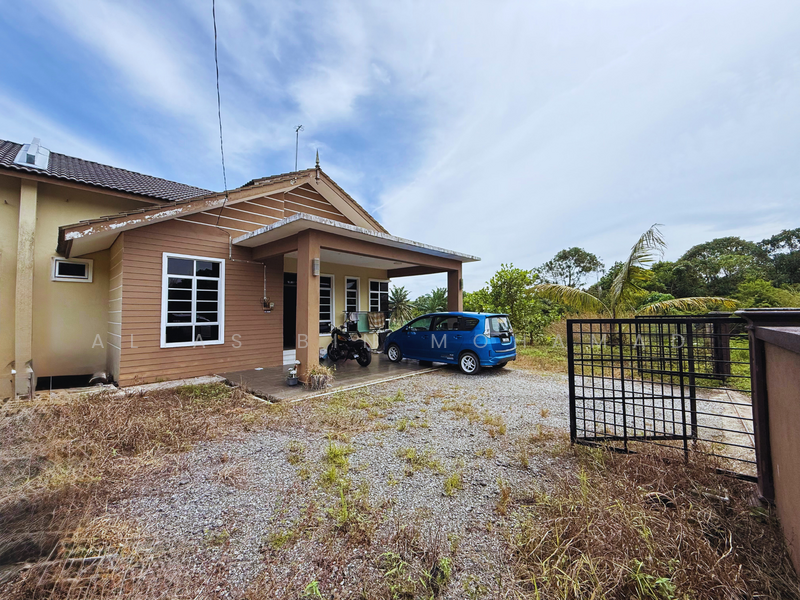 Semi-Detached House for Sale in Alur Limbat (Terengganu) - Alias Bin Mohamad - Exterior - PropertyGuru.com.my