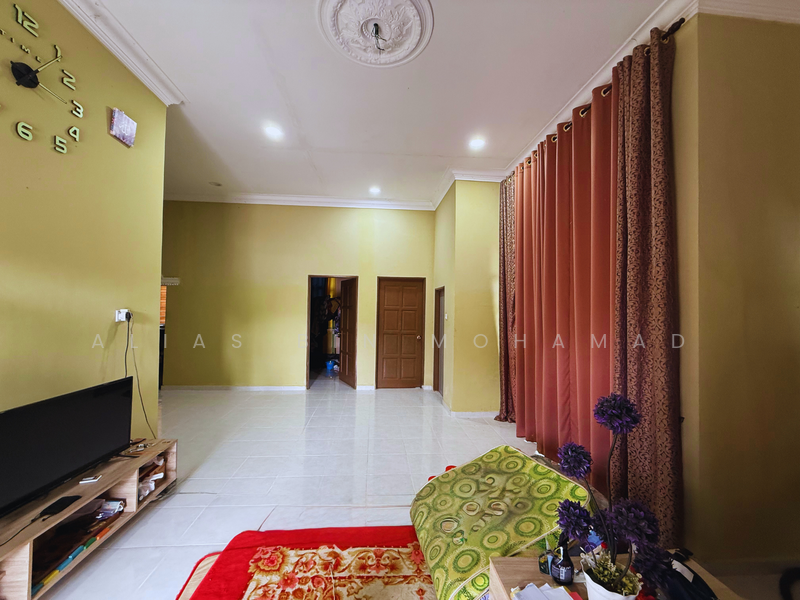 Semi-Detached House for Sale in Alur Limbat (Terengganu) - Alias Bin Mohamad - Living Room - PropertyGuru.com.my