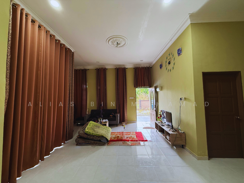 Semi-Detached House for Sale in Alur Limbat (Terengganu) - Alias Bin Mohamad - Living Room - PropertyGuru.com.my