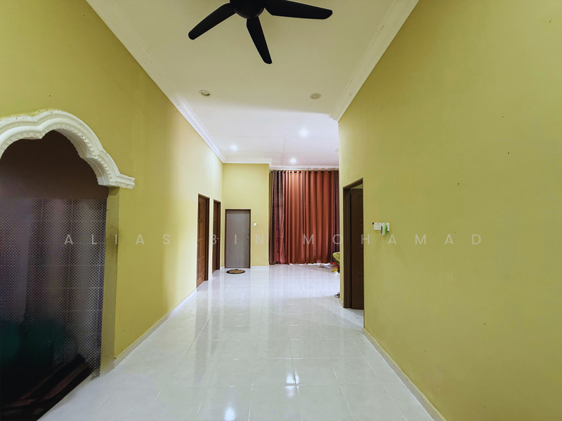 Semi-Detached House for Sale in Alur Limbat (Terengganu) - Alias Bin Mohamad - Corridor - PropertyGuru.com.my
