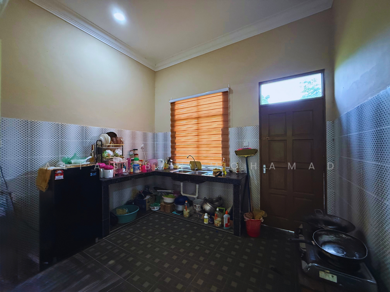 Semi-Detached House for Sale in Alur Limbat (Terengganu) - Alias Bin Mohamad - Kitchen - PropertyGuru.com.my