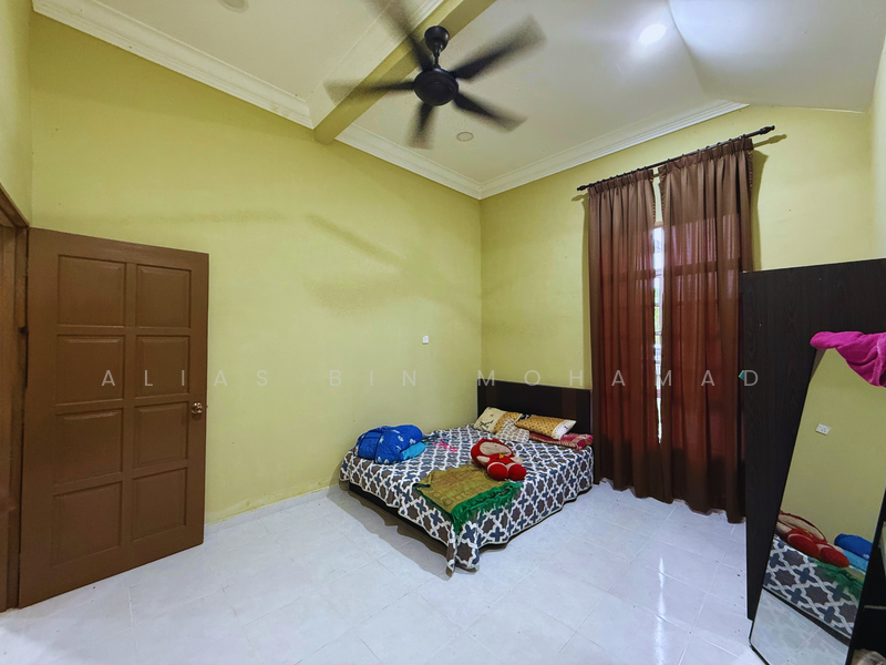Semi-Detached House for Sale in Alur Limbat (Terengganu) - Alias Bin Mohamad - Bedroom - PropertyGuru.com.my